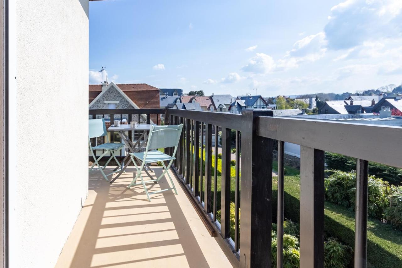 Le Carrousel - Appartement Avec Studio Attenant โดวีลล์ ภายนอก รูปภาพ