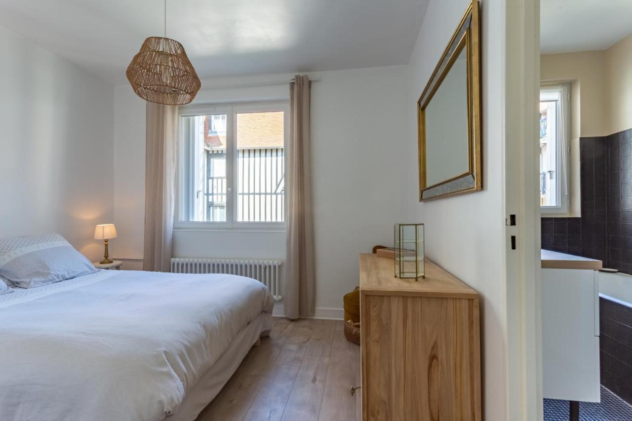 Le Carrousel - Appartement Avec Studio Attenant โดวีลล์ ภายนอก รูปภาพ